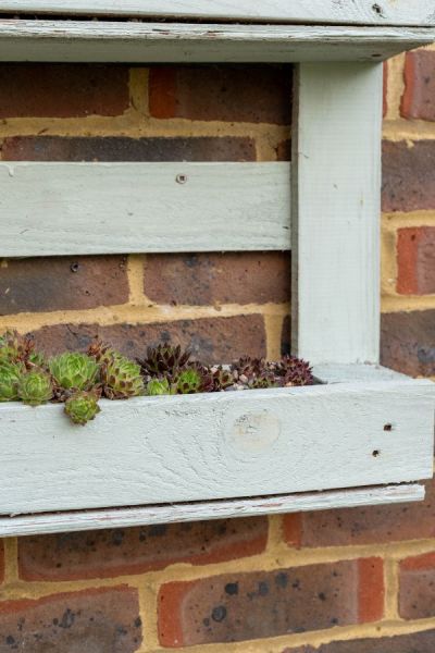 Easy DIY pallet planter