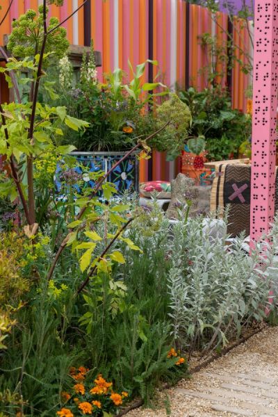 RHS Eastern Eye coloured fence