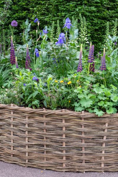 Willow edging and raised beds - natural and pretty