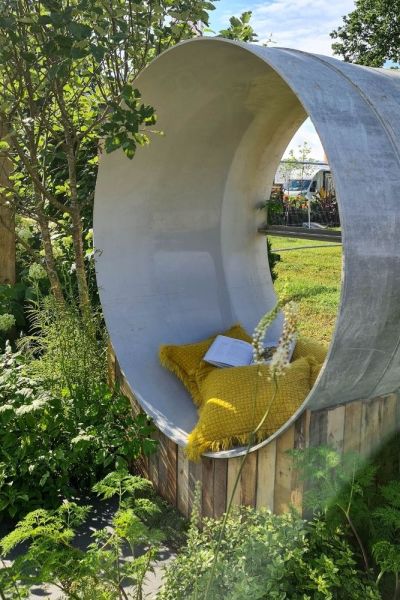 Recycled drainage pipe used as a seat