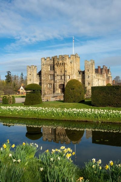 Spring bulbs at Hever Castle