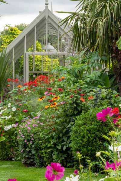 Greenhouse and border