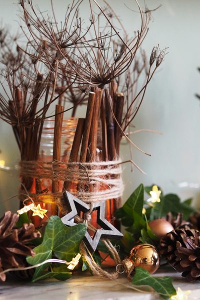 Easy DIY christmas jam jar lanterns #christmasdecorations #christmastime