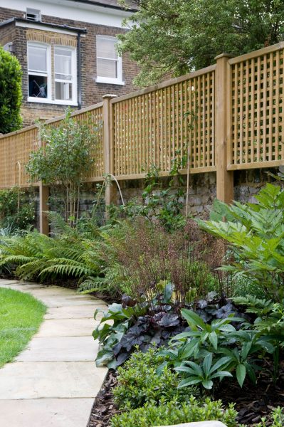 Garden privacy trellis from Jacksons Fencing