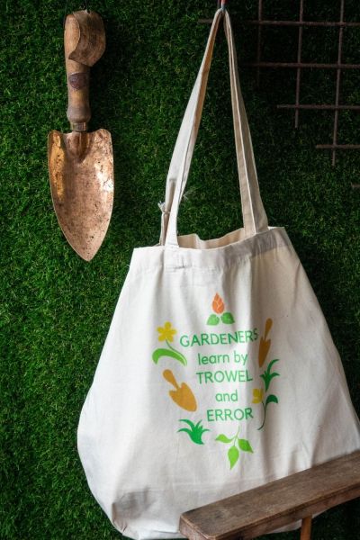 Middlesized Garden tote bag