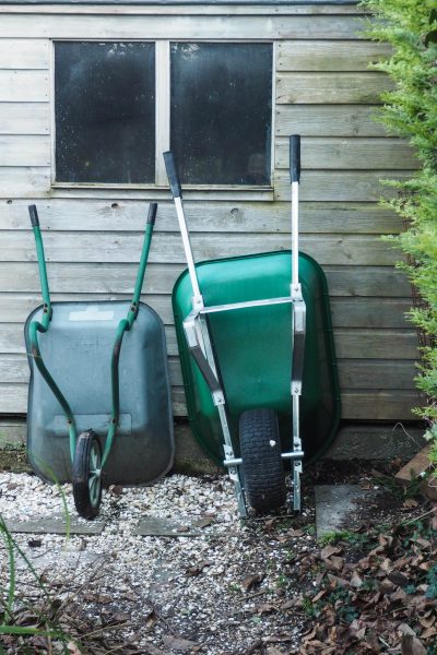 Choose a wheelbarrow that is comfortable for your height