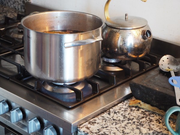 Simmer the wool in the avocado dye